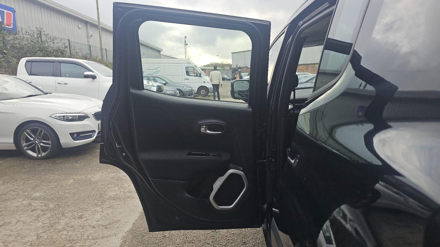 Used Jeep Renegade 2016 for sale - 77906454: Photo 38