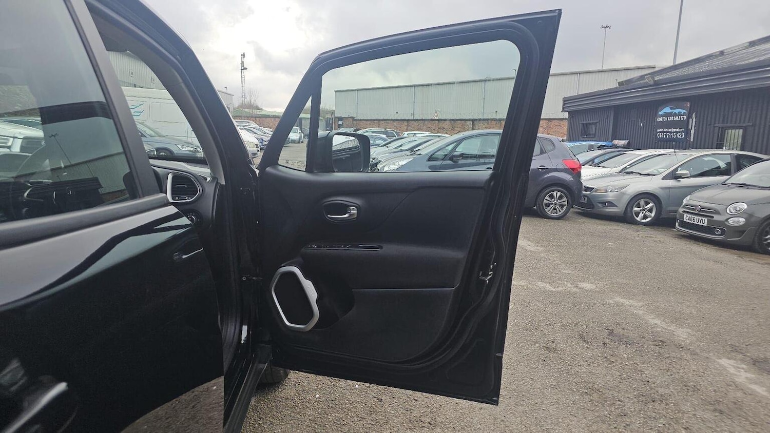 Used Jeep Renegade 2016 for sale - 77906454: Photo 40