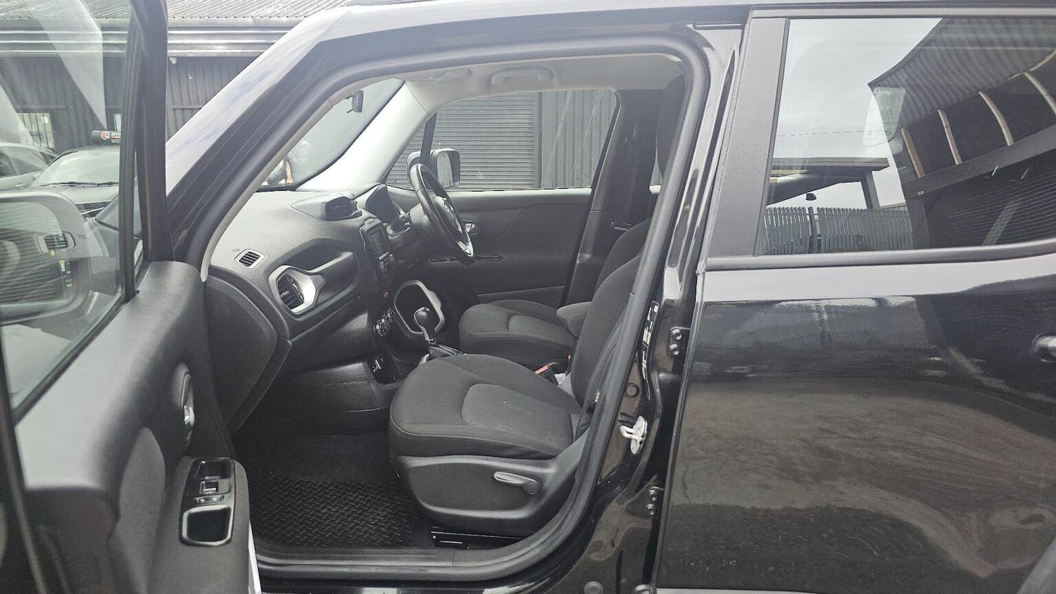 Used Jeep Renegade 2016 for sale - 77906454: Photo 53