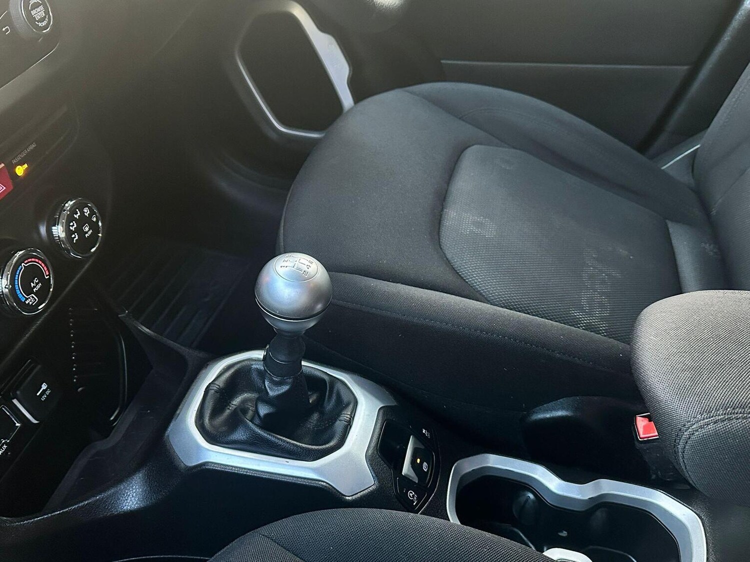 Used Jeep Renegade 2017 for sale - 77906483: Photo 41