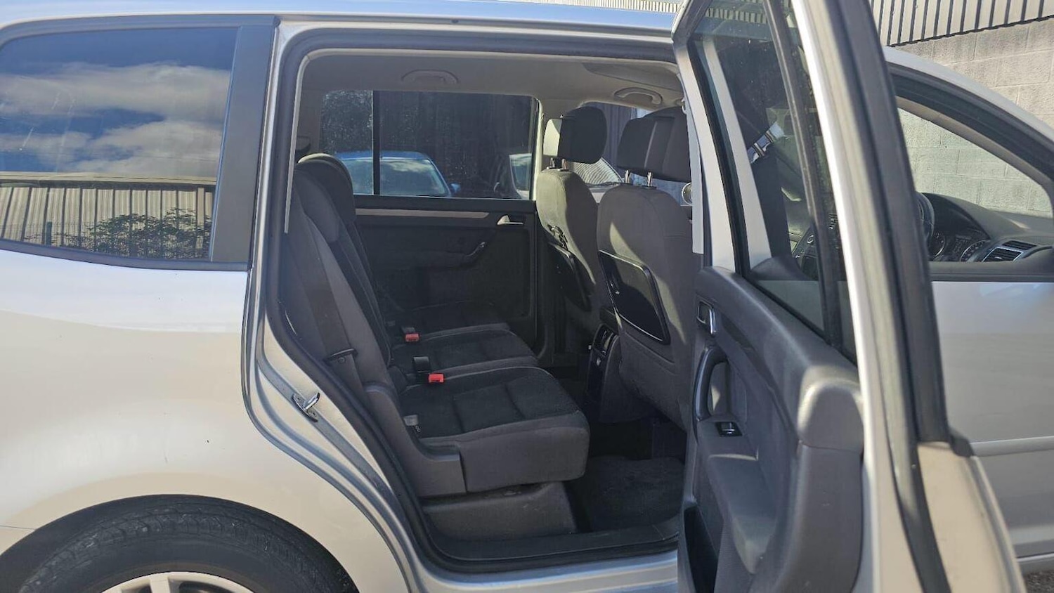 Used Volkswagen Touran 2012 for sale - 78149667: Photo 21