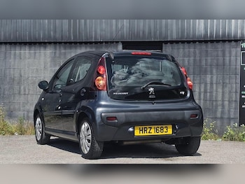Used Peugeot 107 2014 for sale - 79386227: Photo