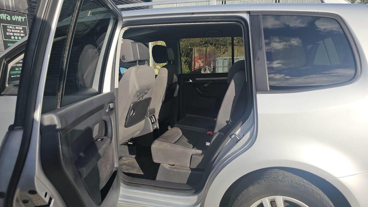 Used Volkswagen Touran 2012 for sale - 77906415: Photo 24