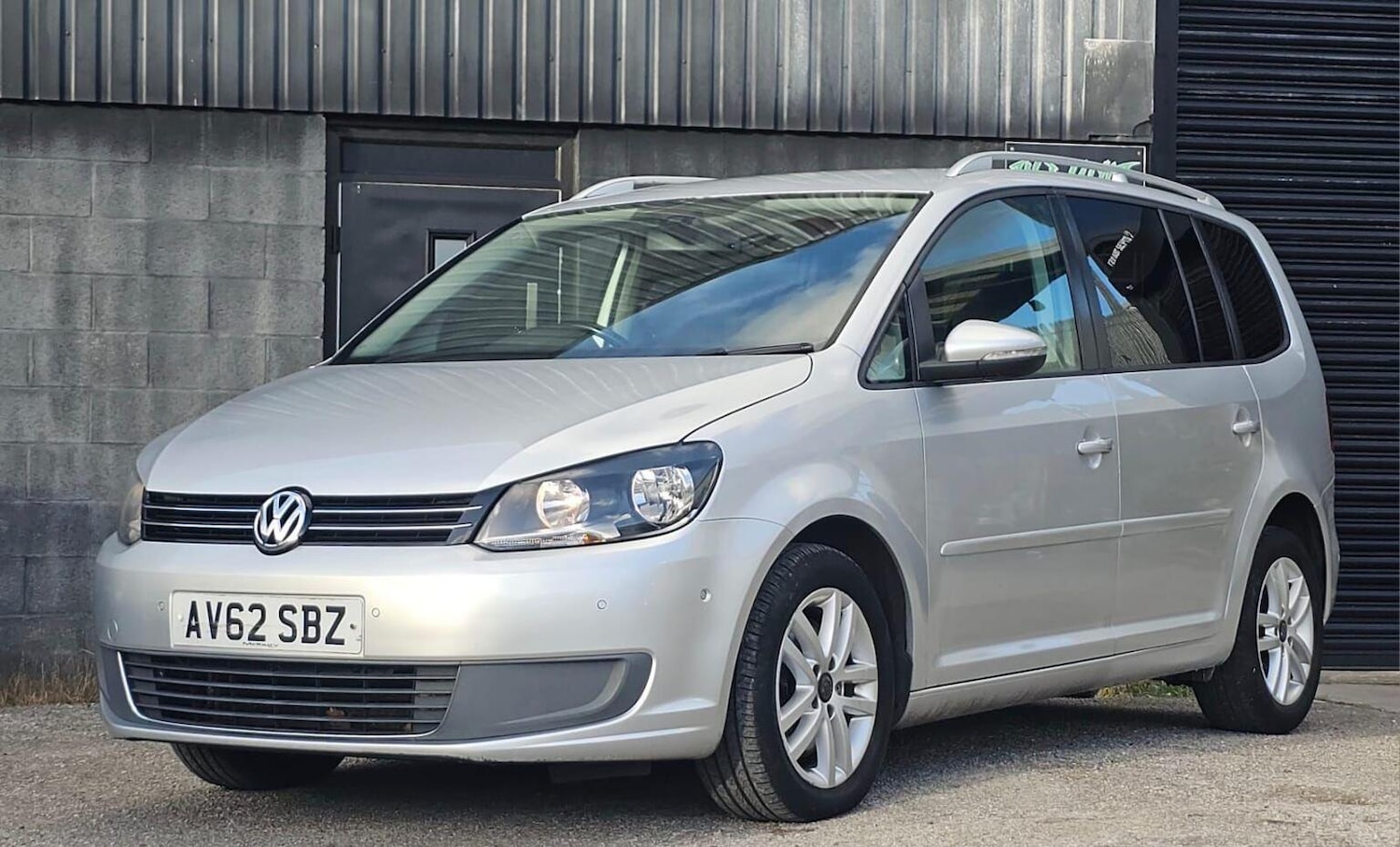 Used Volkswagen Touran 2012 for sale - 77906415: Photo 3