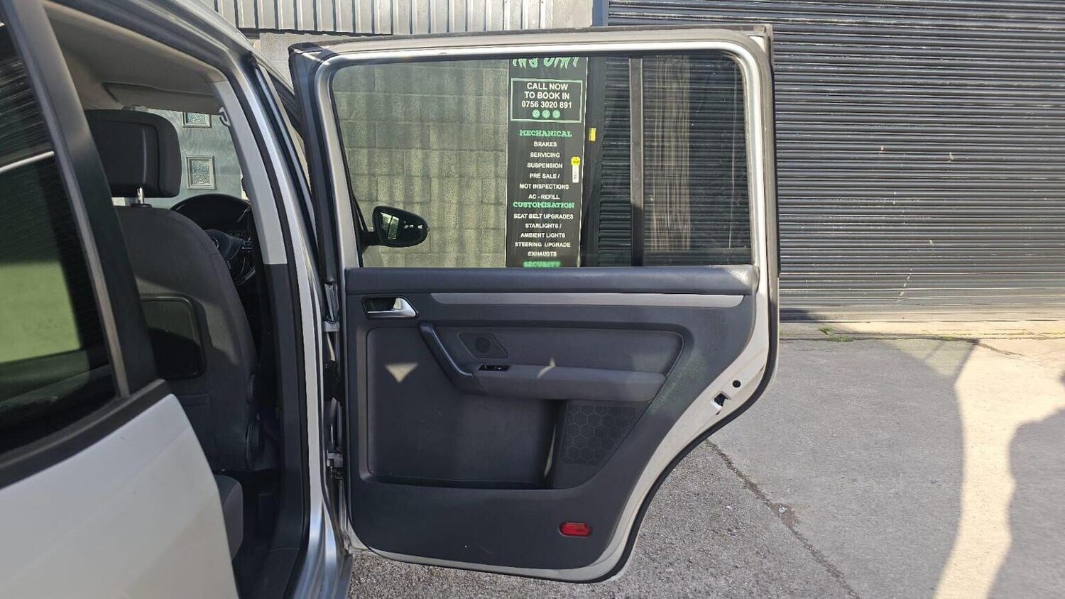 Used Volkswagen Touran 2012 for sale - 77906415: Photo 32