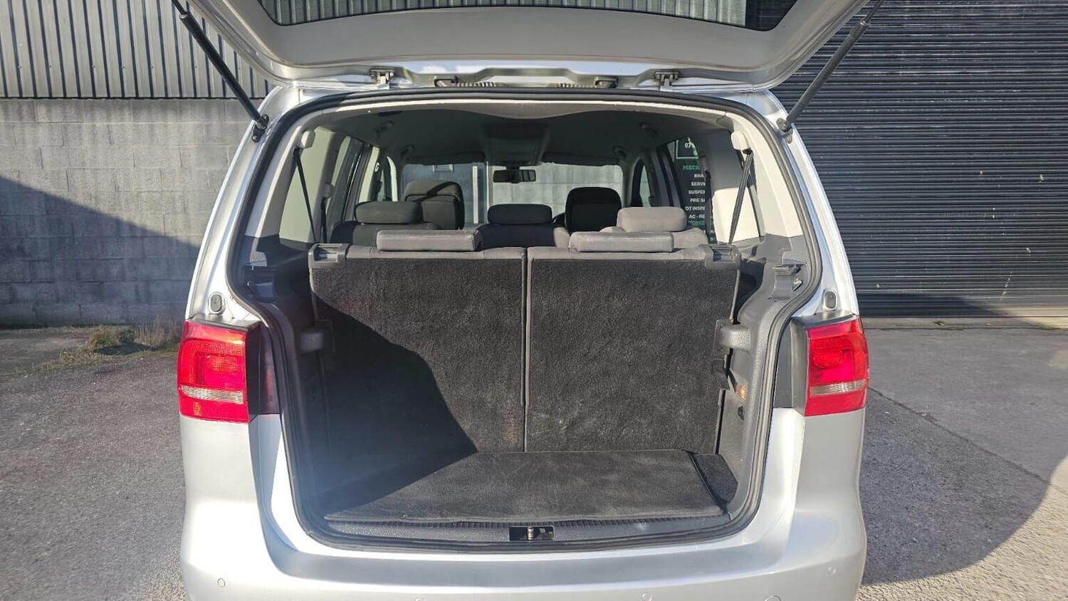 Used Volkswagen Touran 2012 for sale - 77906415: Photo 44