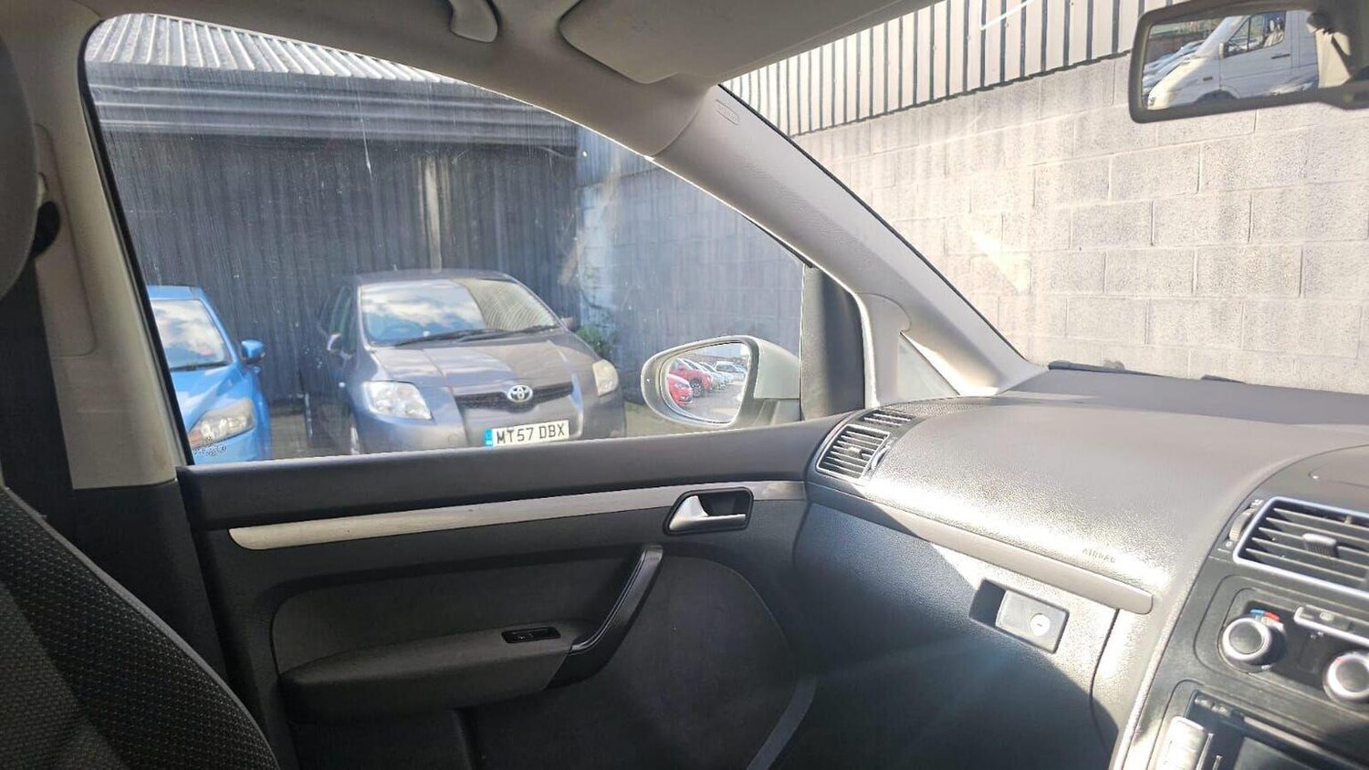 Used Volkswagen Touran 2012 for sale - 77906415: Photo 50