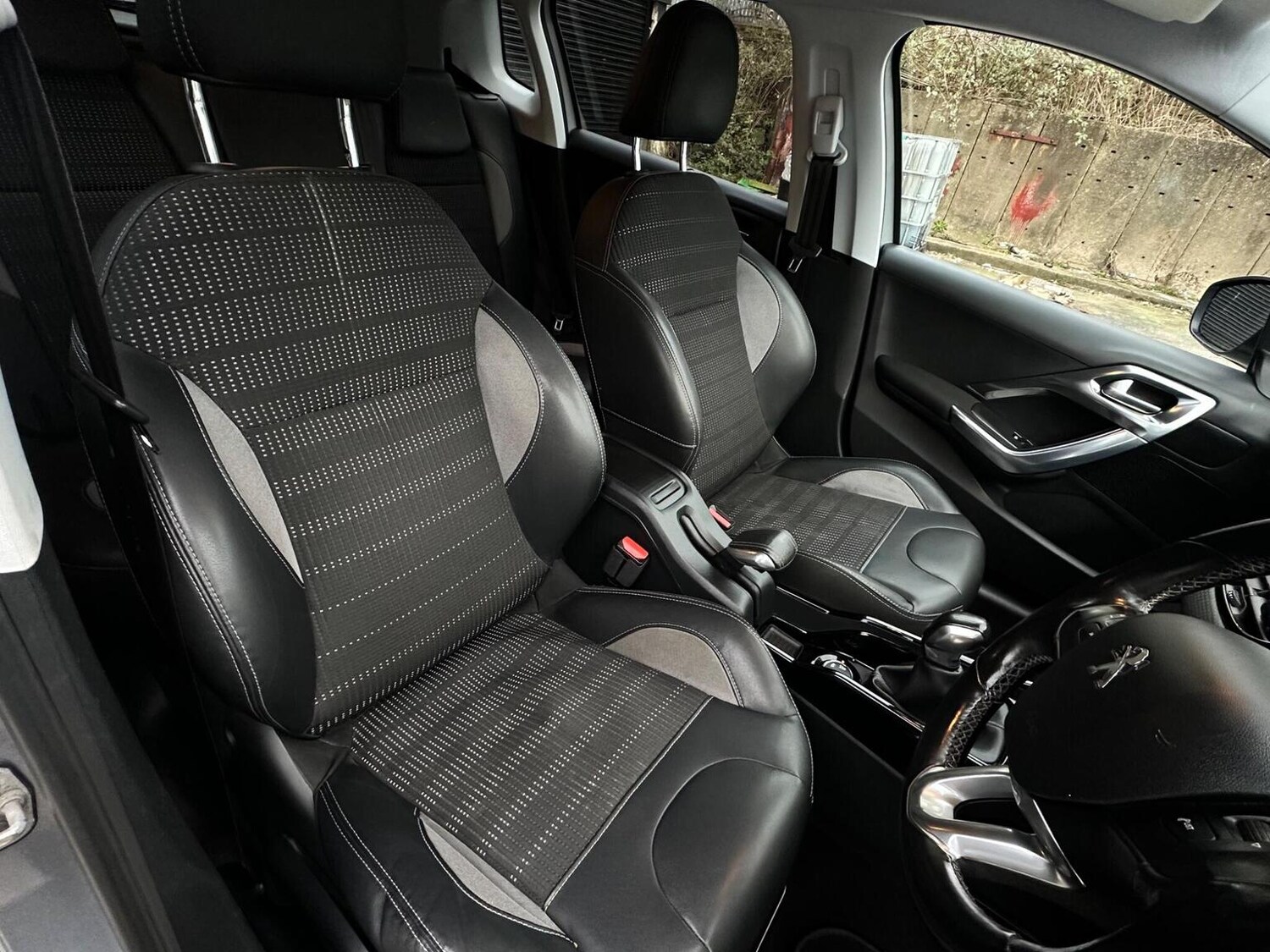 Used Peugeot 2008 2016 for sale - 77906460: Photo 22