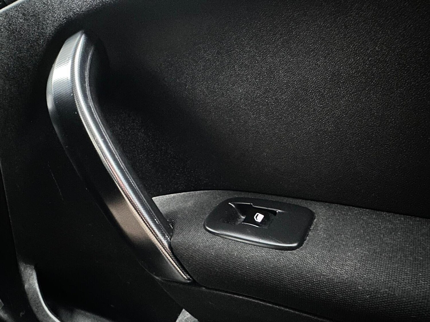 Used Peugeot 2008 2016 for sale - 77906460: Photo 28