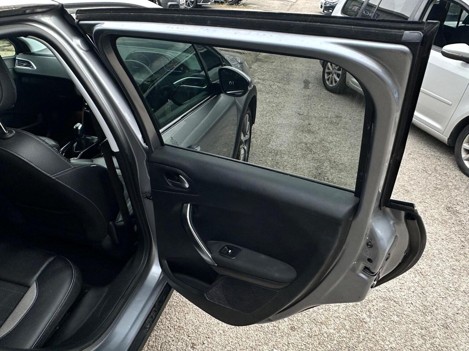 Used Peugeot 2008 2016 for sale - 77906460: Photo 30