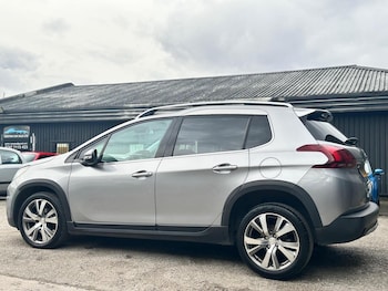 Used Peugeot 2008 2016 for sale - 77906460: Photo
