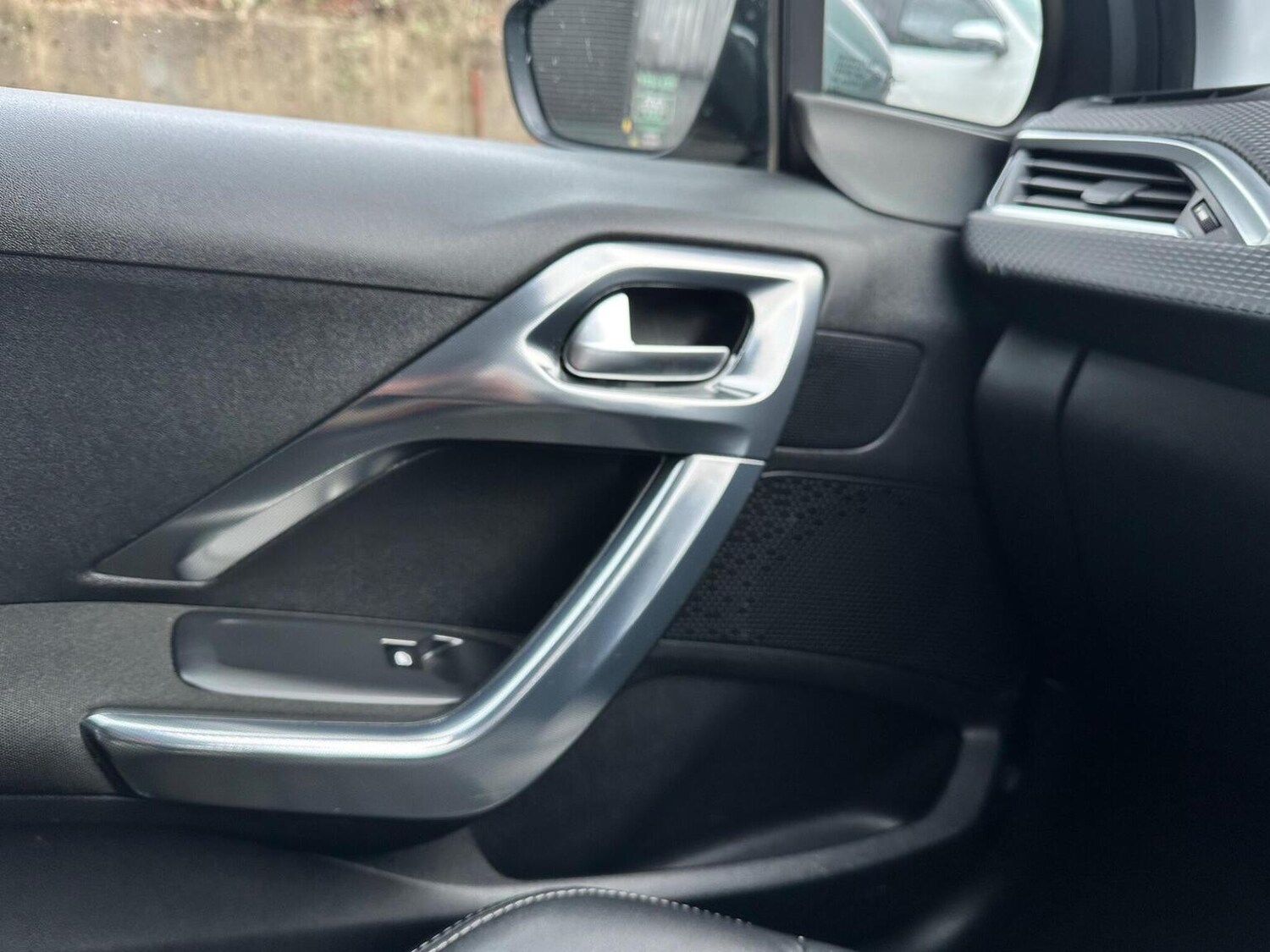 Used Peugeot 2008 2016 for sale - 77906460: Photo 54