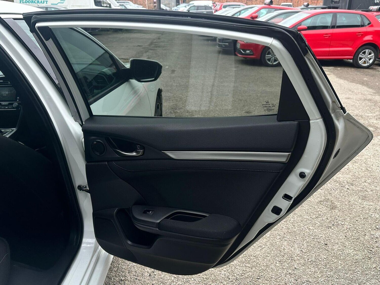 Used Honda Civic 2017 for sale - 77906450: Photo 26