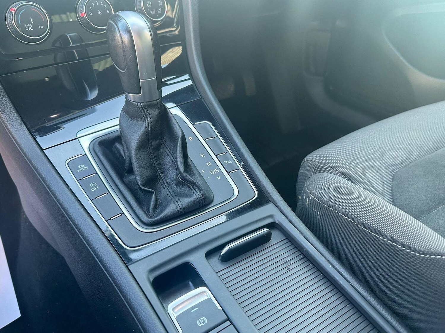 Used Volkswagen Golf 2017 for sale - 77906423: Photo 17