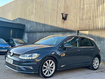 Used Volkswagen Golf 2017 for sale - 77906423: Photo