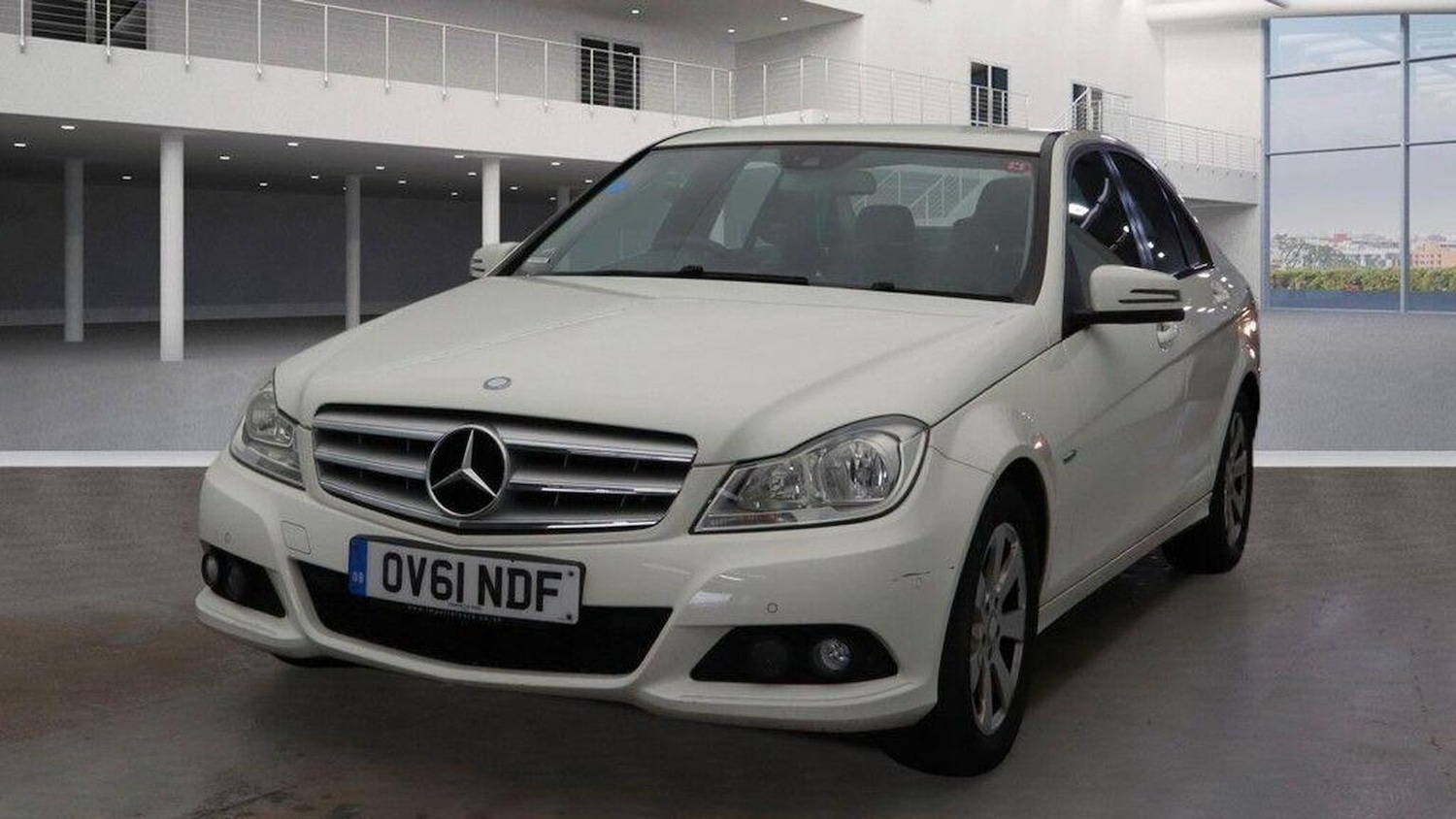 Used Mercedes-Benz C Class 2011 for sale - 77906500: Photo 2