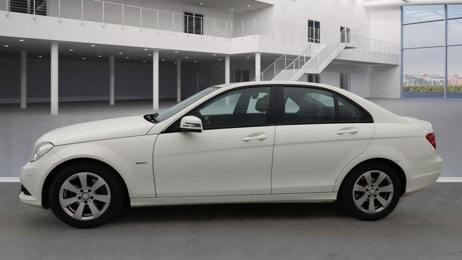 Used Mercedes-Benz C Class 2011 for sale - 77906500: Photo 4
