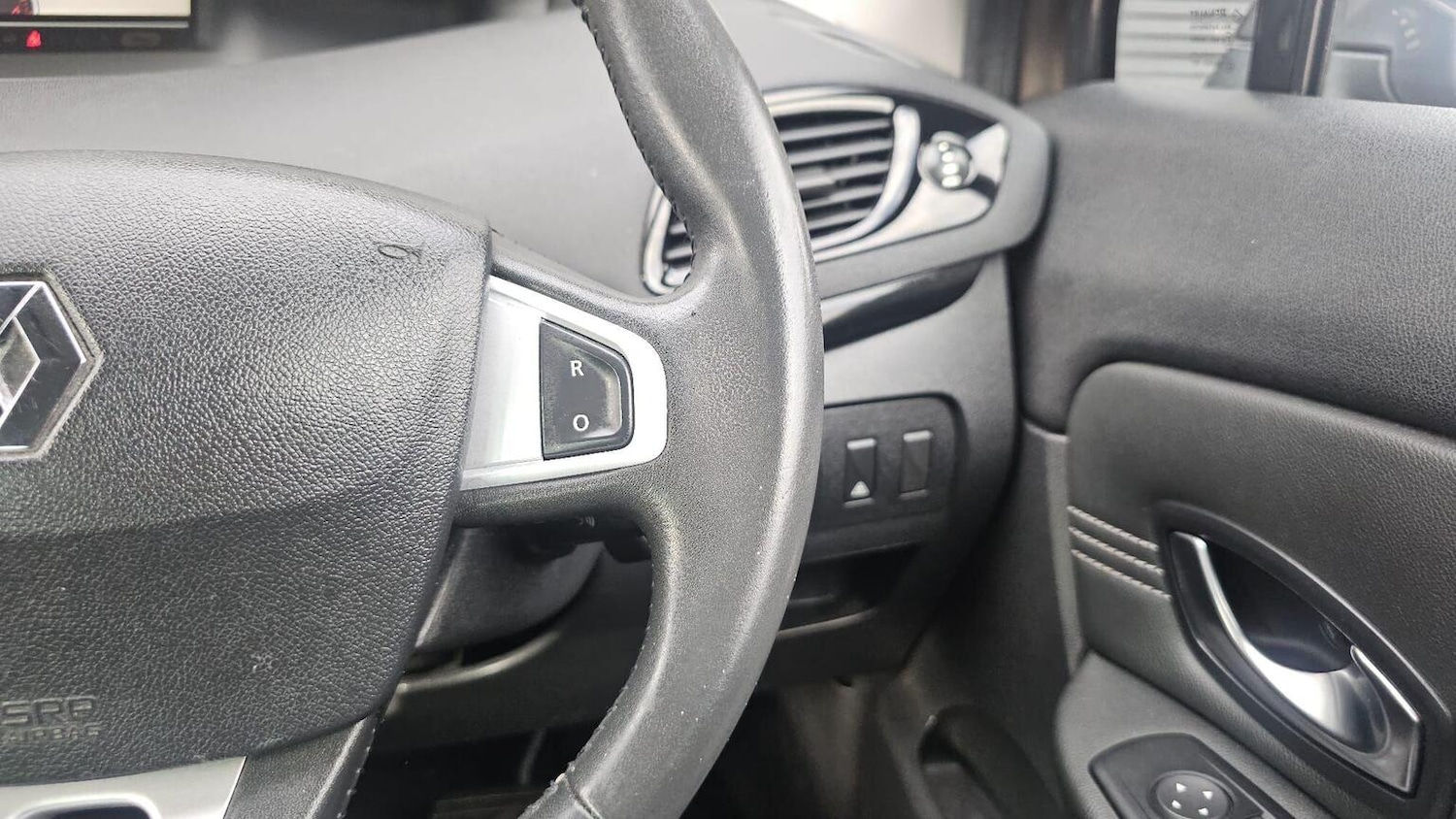 Used Renault Grand Scenic 2011 for sale - 78134964: Photo 34