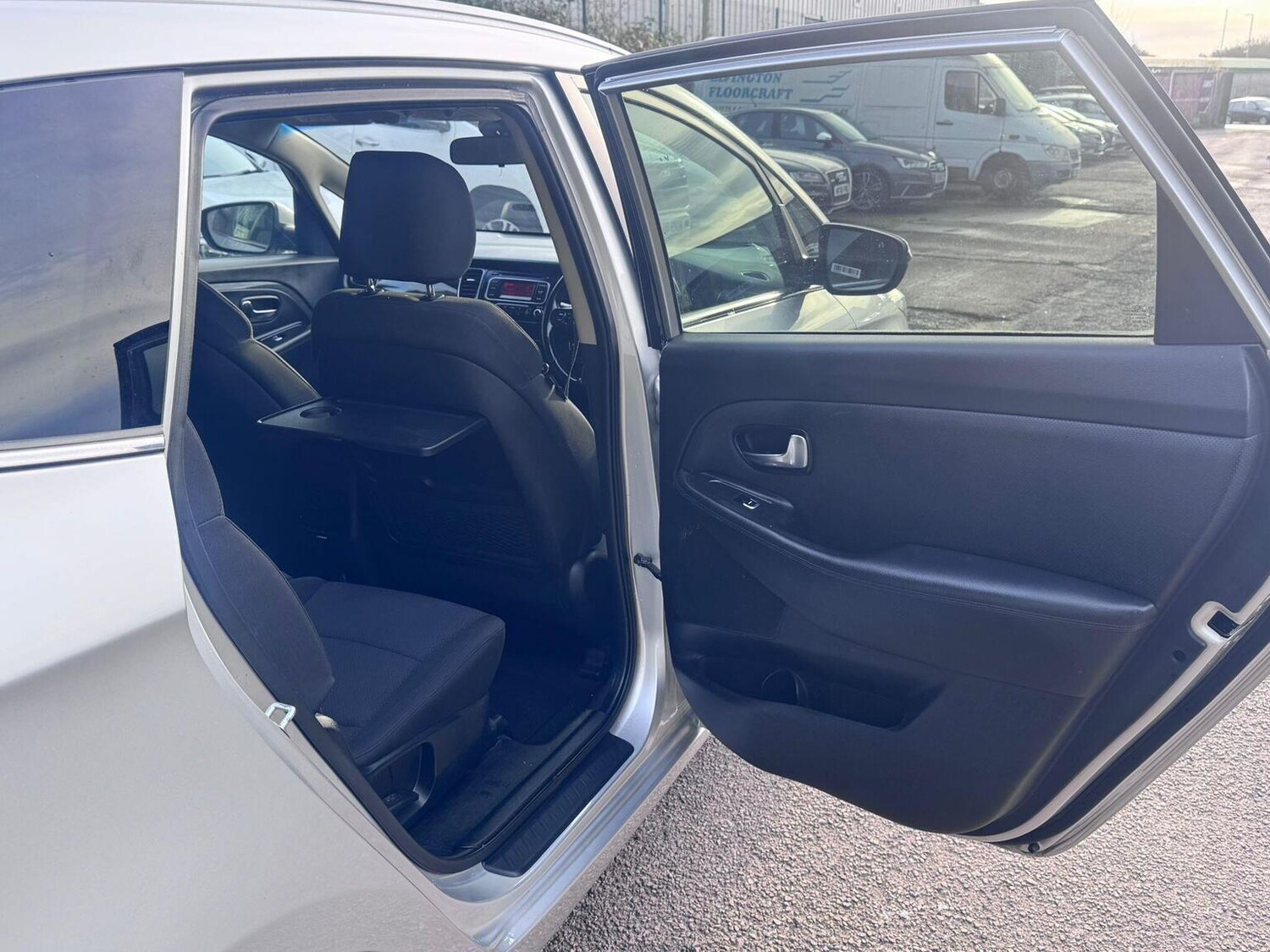 Used Kia Carens 2014 for sale - 77906395: Photo 25