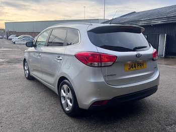 Used Kia Carens 2014 for sale - 77906395: Photo