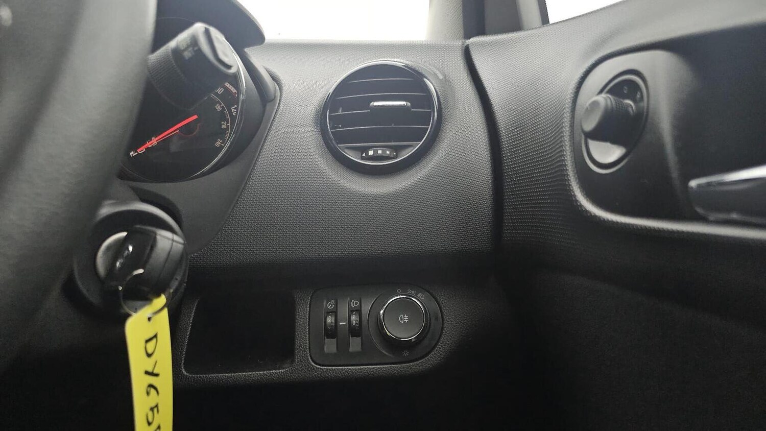 Used Vauxhall Meriva 2015 for sale - 77906429: Photo 31