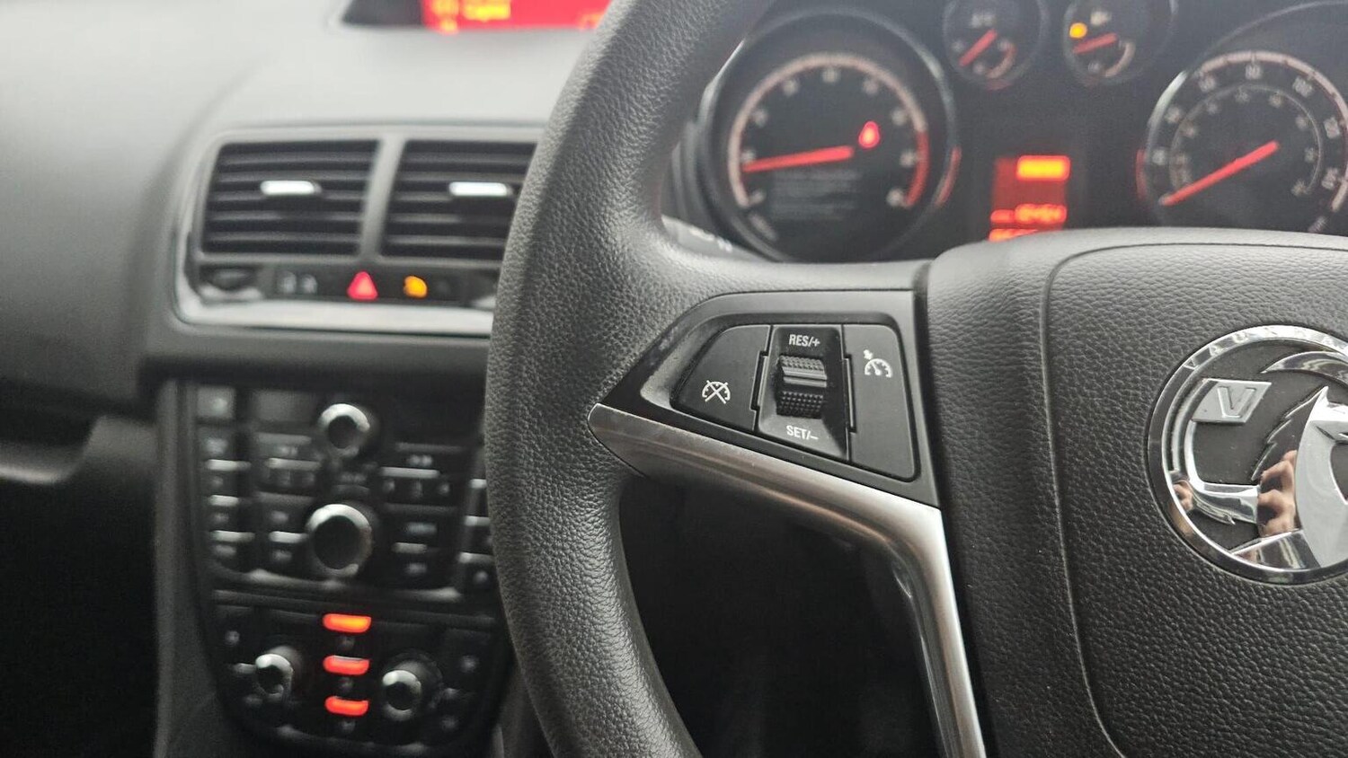 Used Vauxhall Meriva 2015 for sale - 77906429: Photo 32