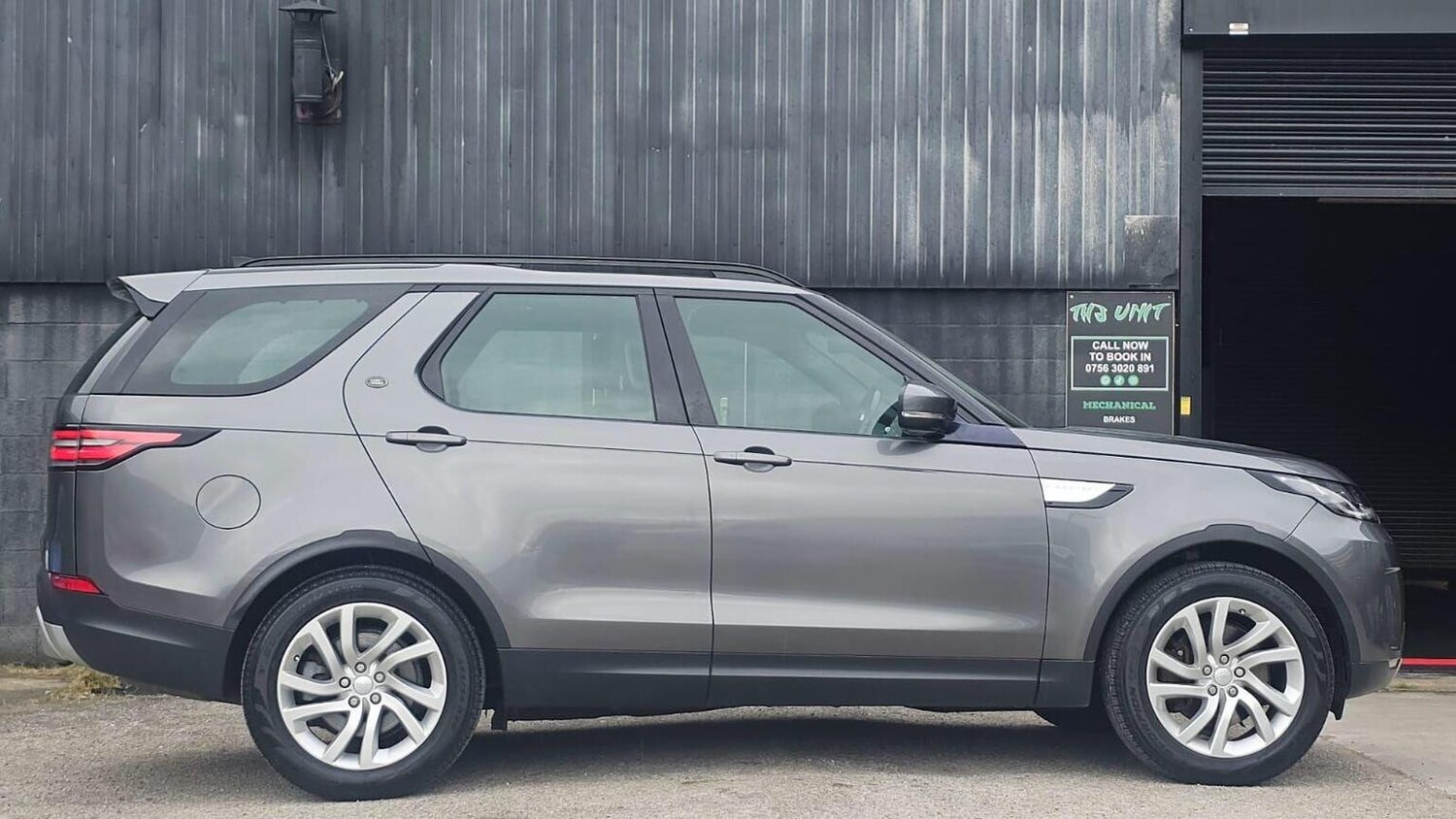 Used Land Rover Discovery 2017 for sale - 77906405: Photo 10