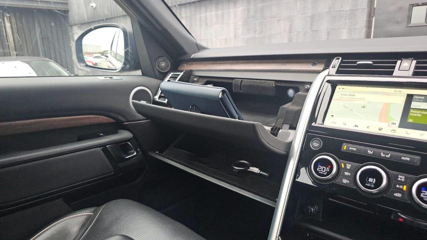 Used Land Rover Discovery 2017 for sale - 77906405: Photo 14