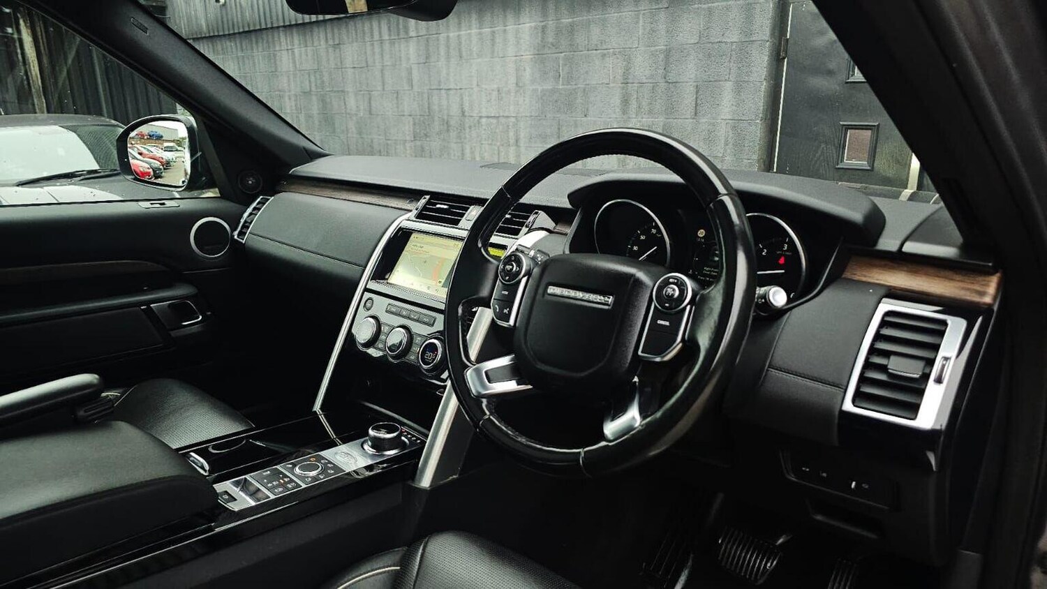 Used Land Rover Discovery 2017 for sale - 77906405: Photo 17