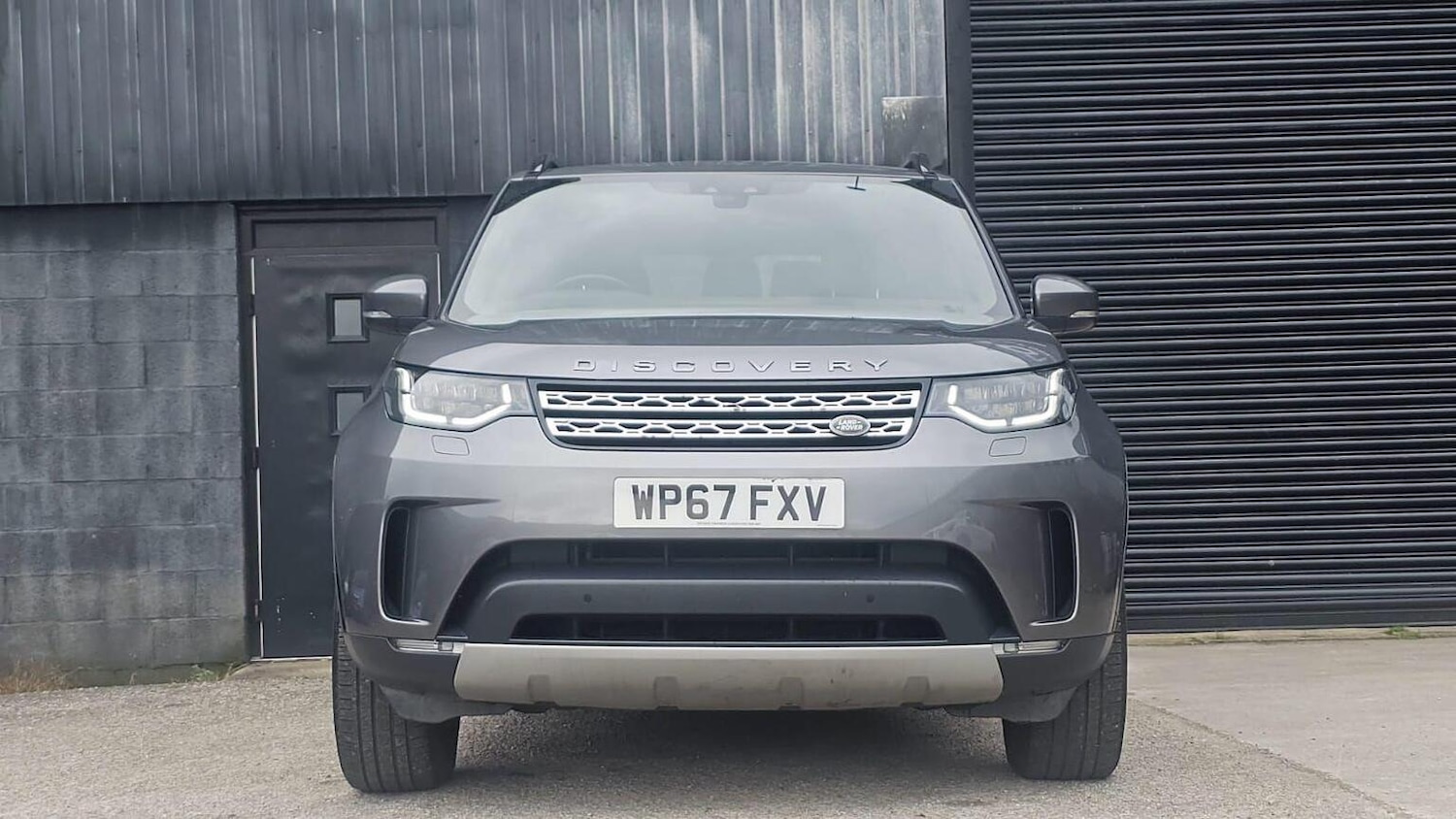Used Land Rover Discovery 2017 for sale - 77906405: Photo 2
