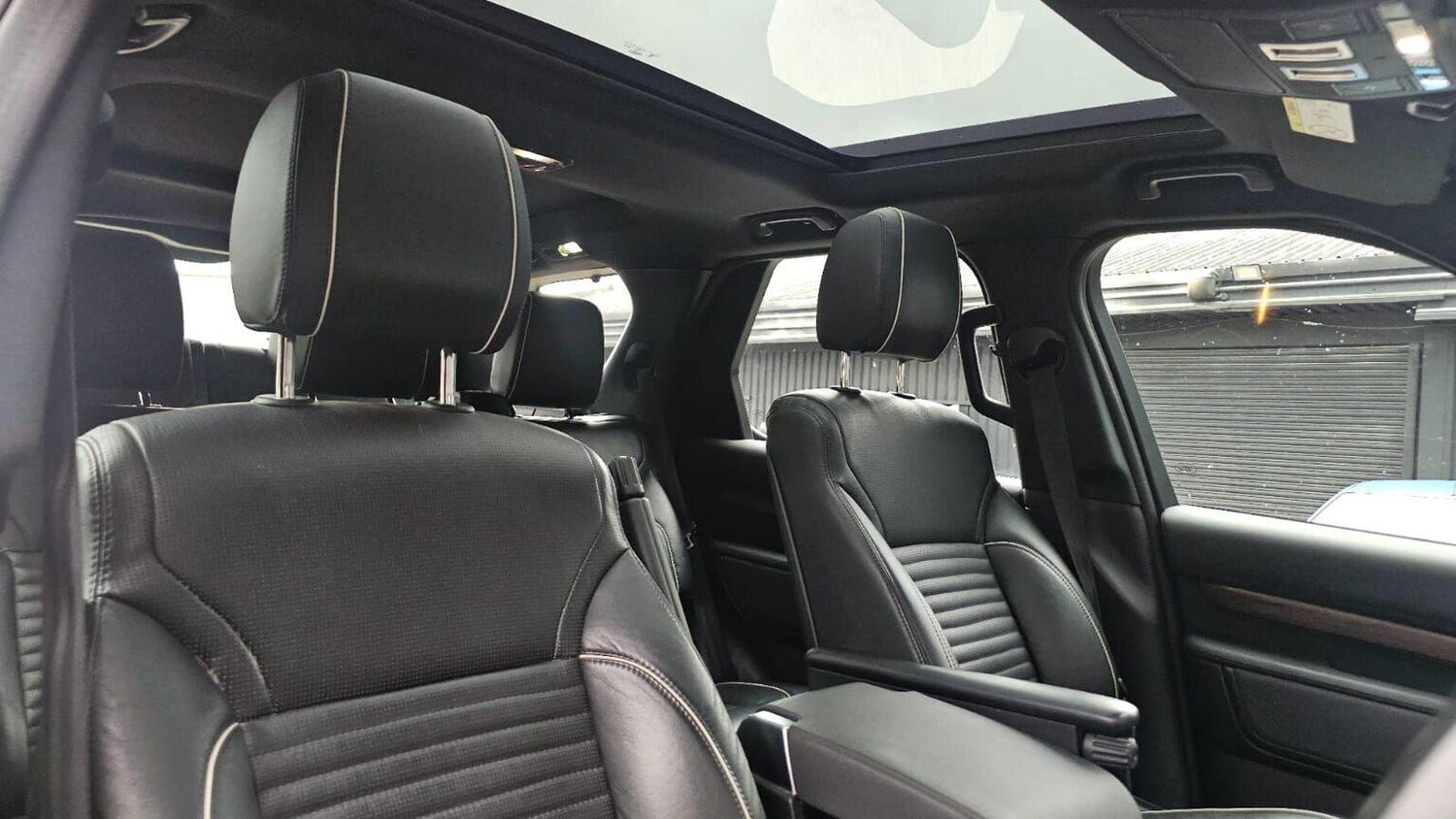 Used Land Rover Discovery 2017 for sale - 77906405: Photo 20