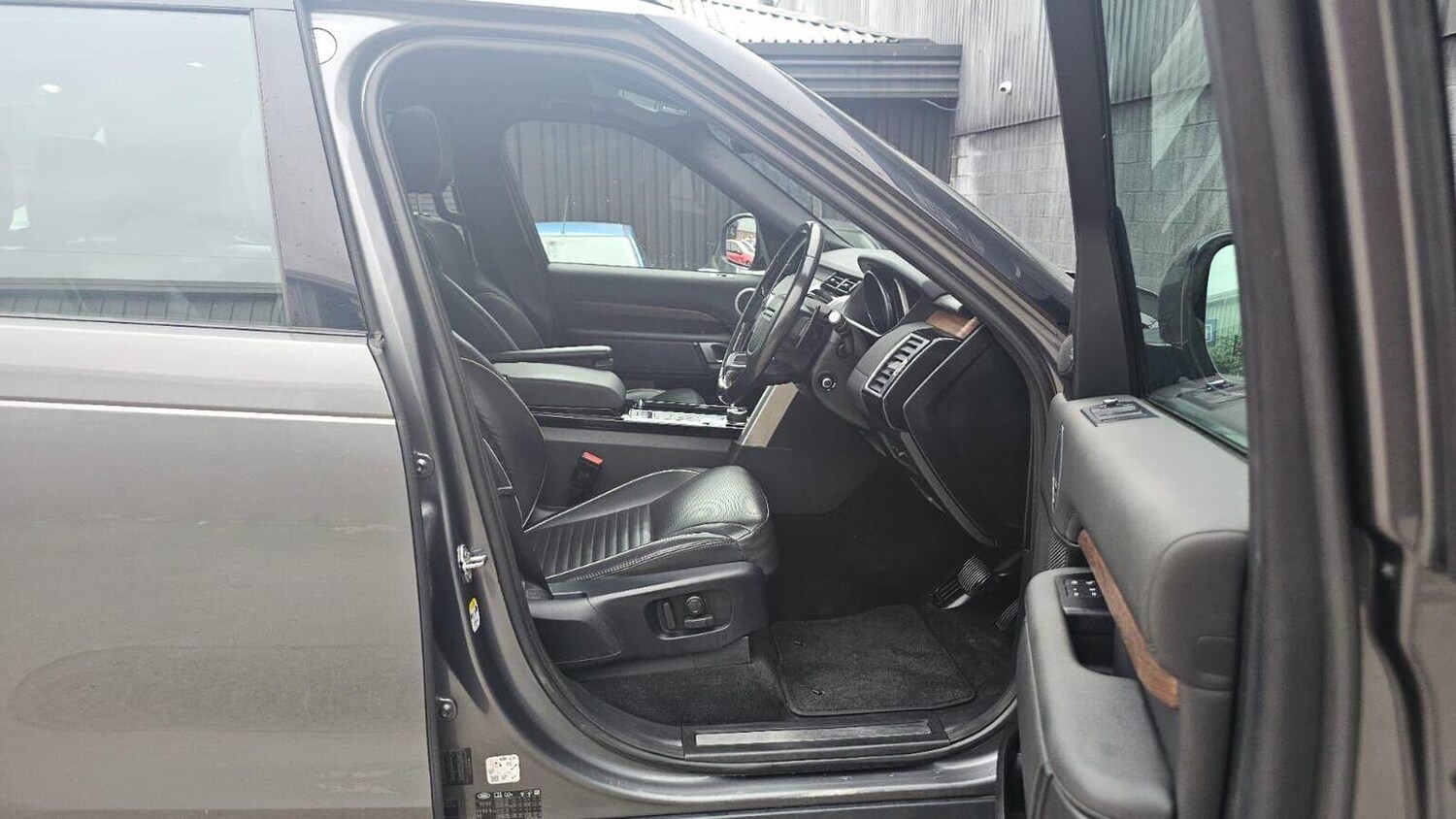 Used Land Rover Discovery 2017 for sale - 77906405: Photo 21