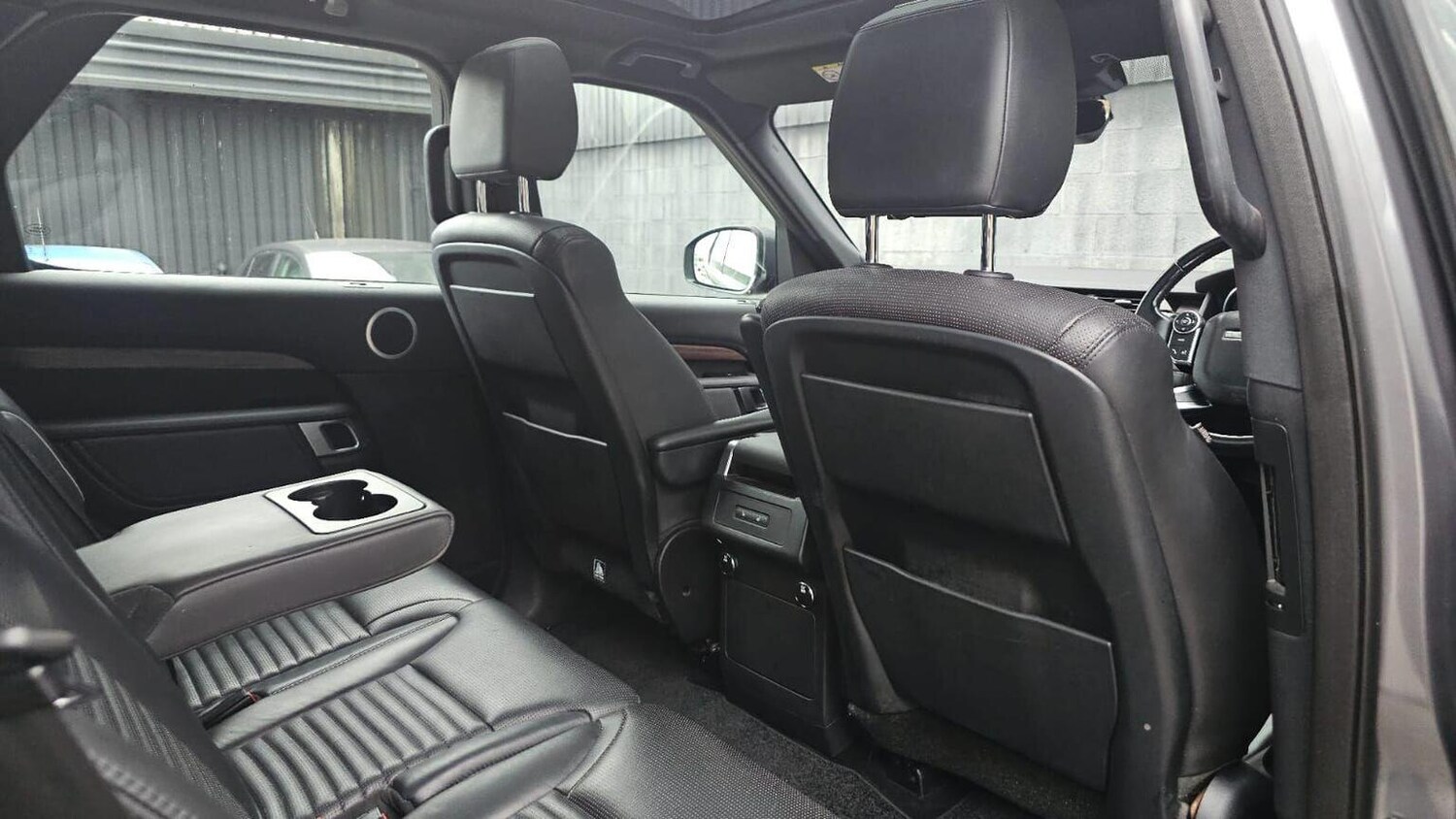 Used Land Rover Discovery 2017 for sale - 77906405: Photo 23