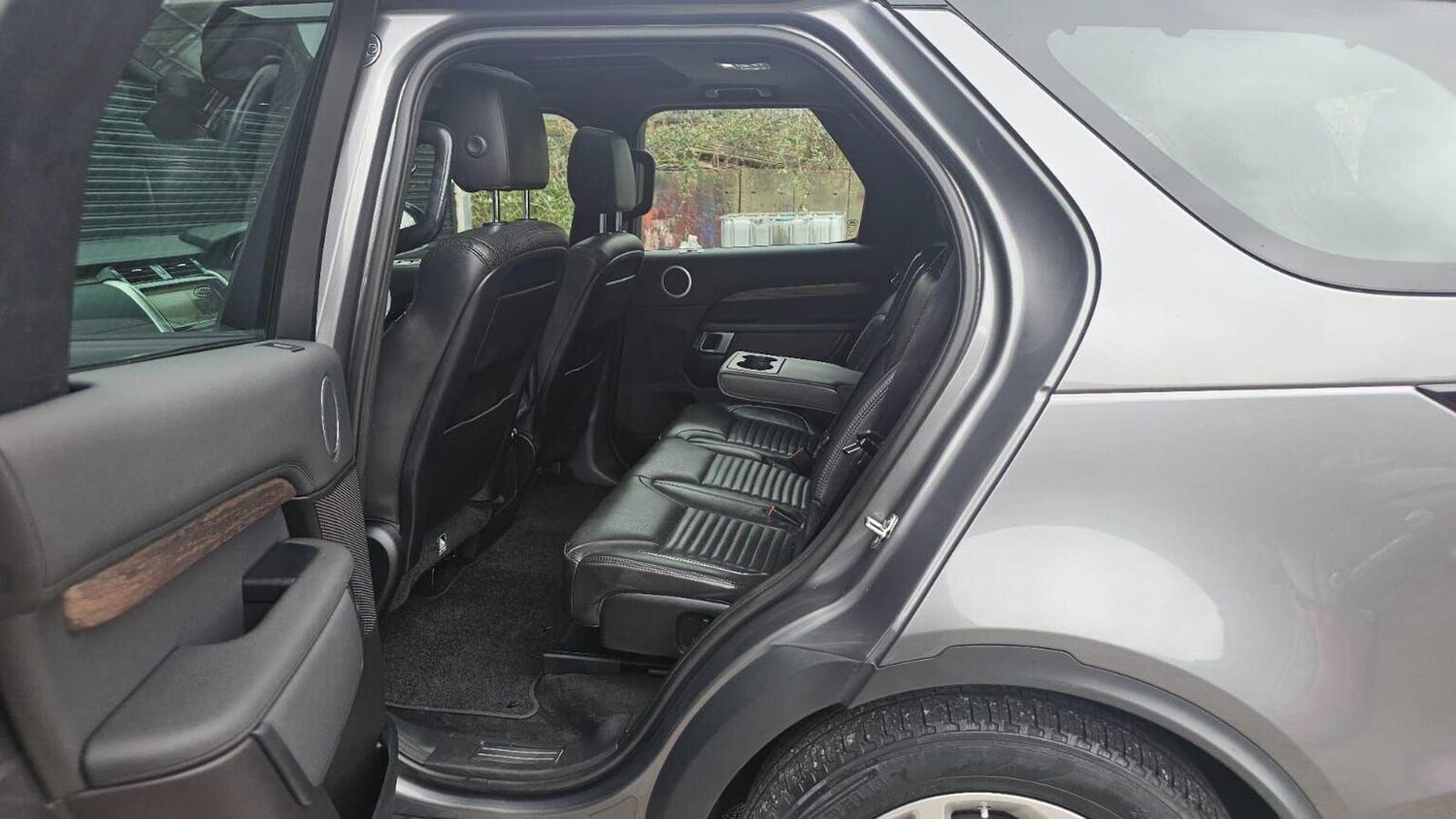 Used Land Rover Discovery 2017 for sale - 77906405: Photo 25