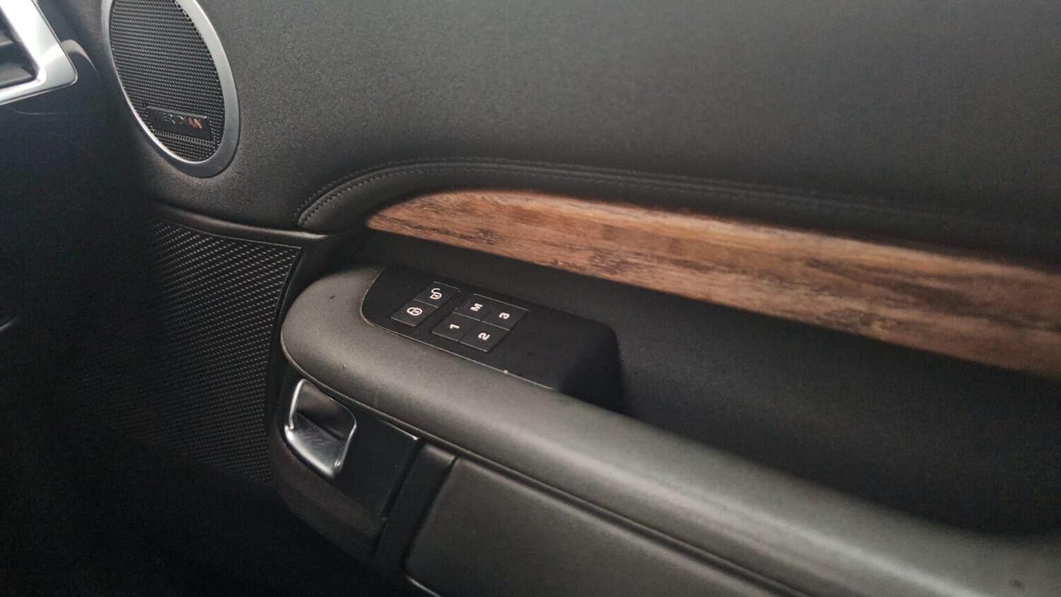 Used Land Rover Discovery 2017 for sale - 77906405: Photo 31