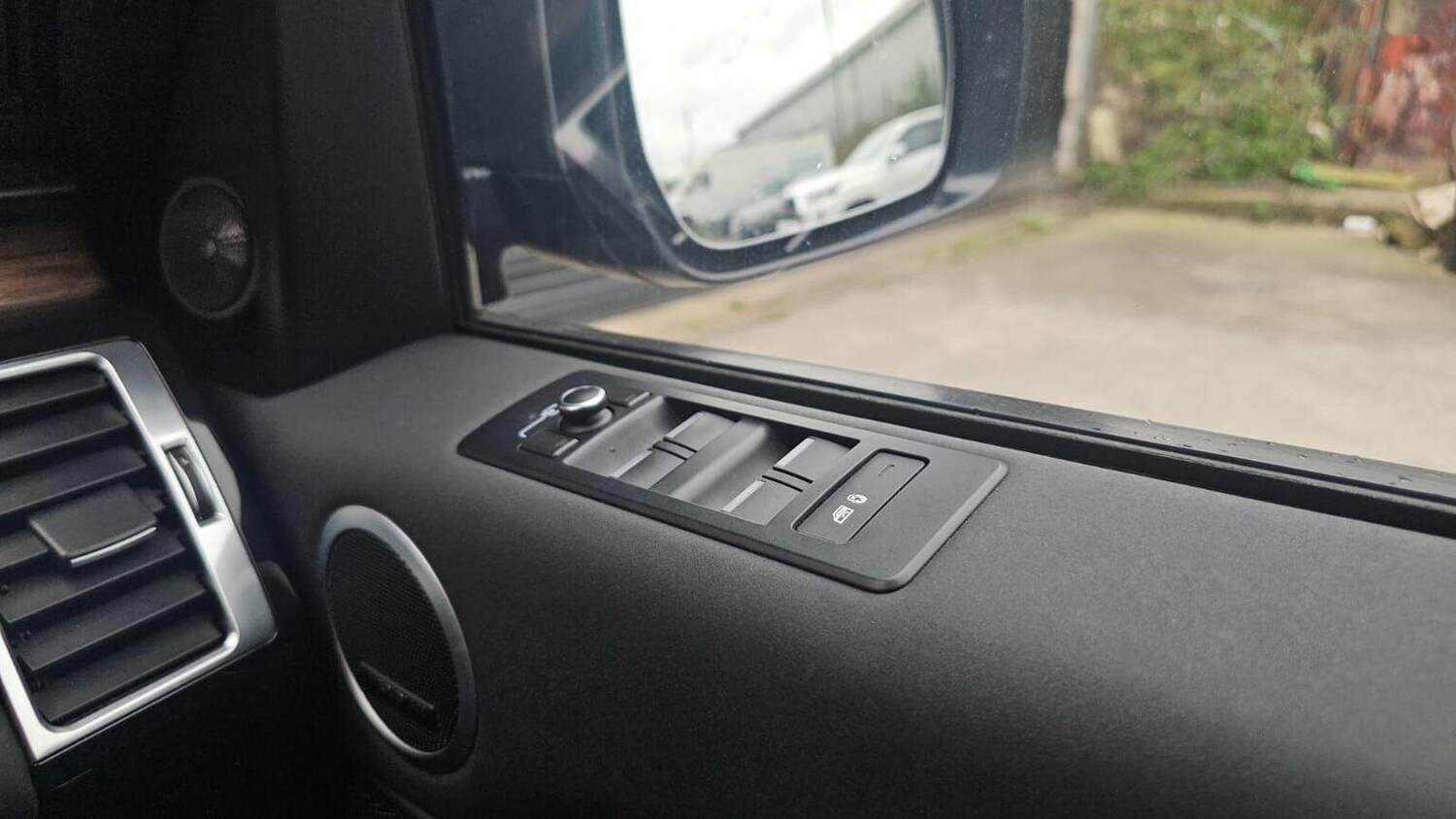 Used Land Rover Discovery 2017 for sale - 77906405: Photo 32