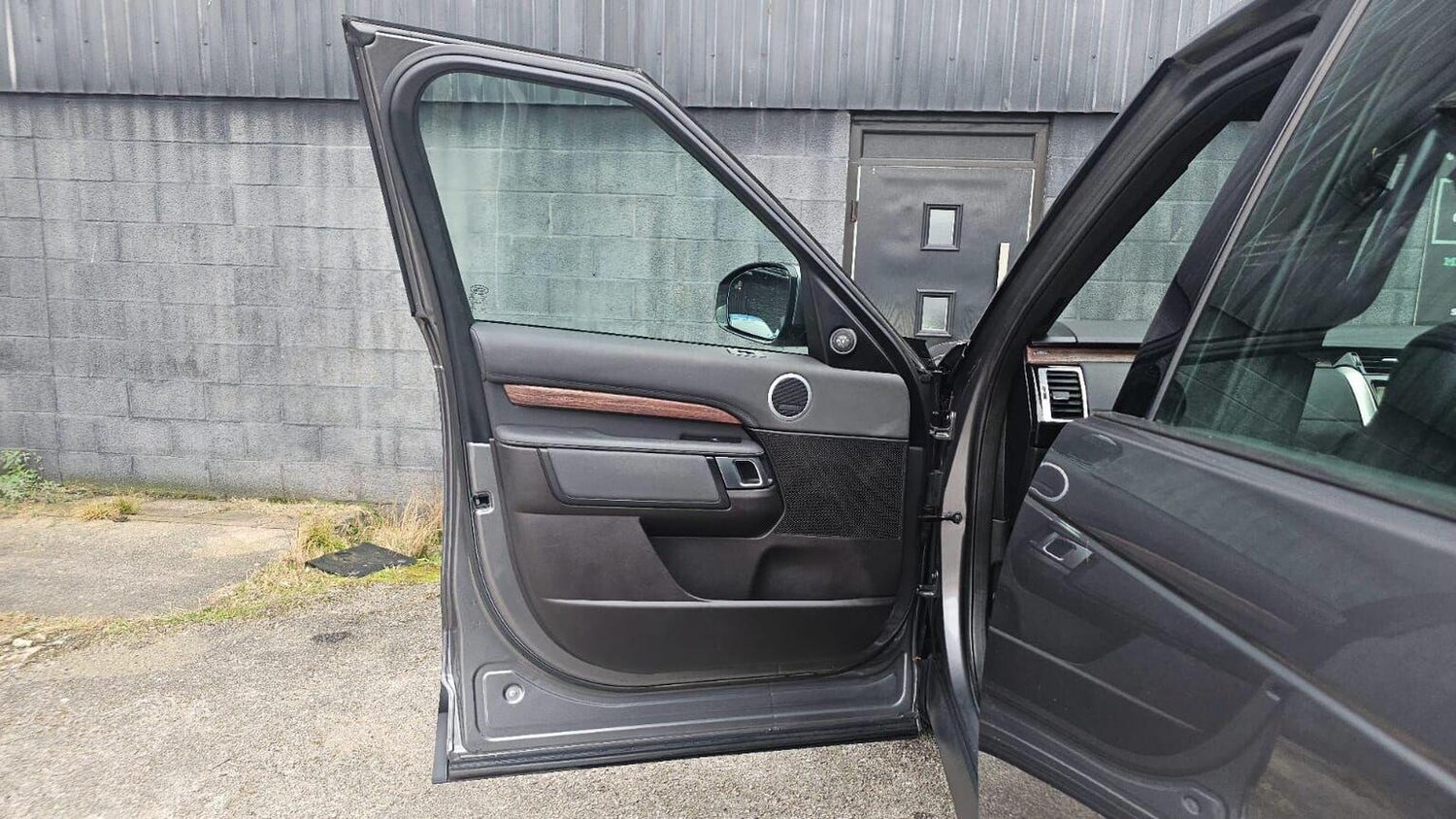 Used Land Rover Discovery 2017 for sale - 77906405: Photo 36