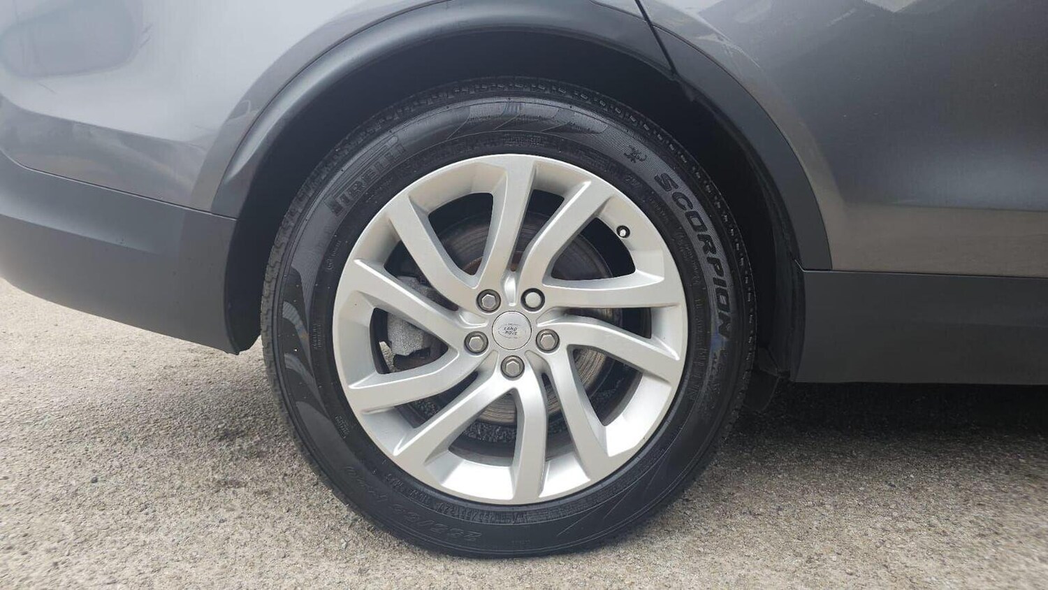 Used Land Rover Discovery 2017 for sale - 77906405: Photo 37