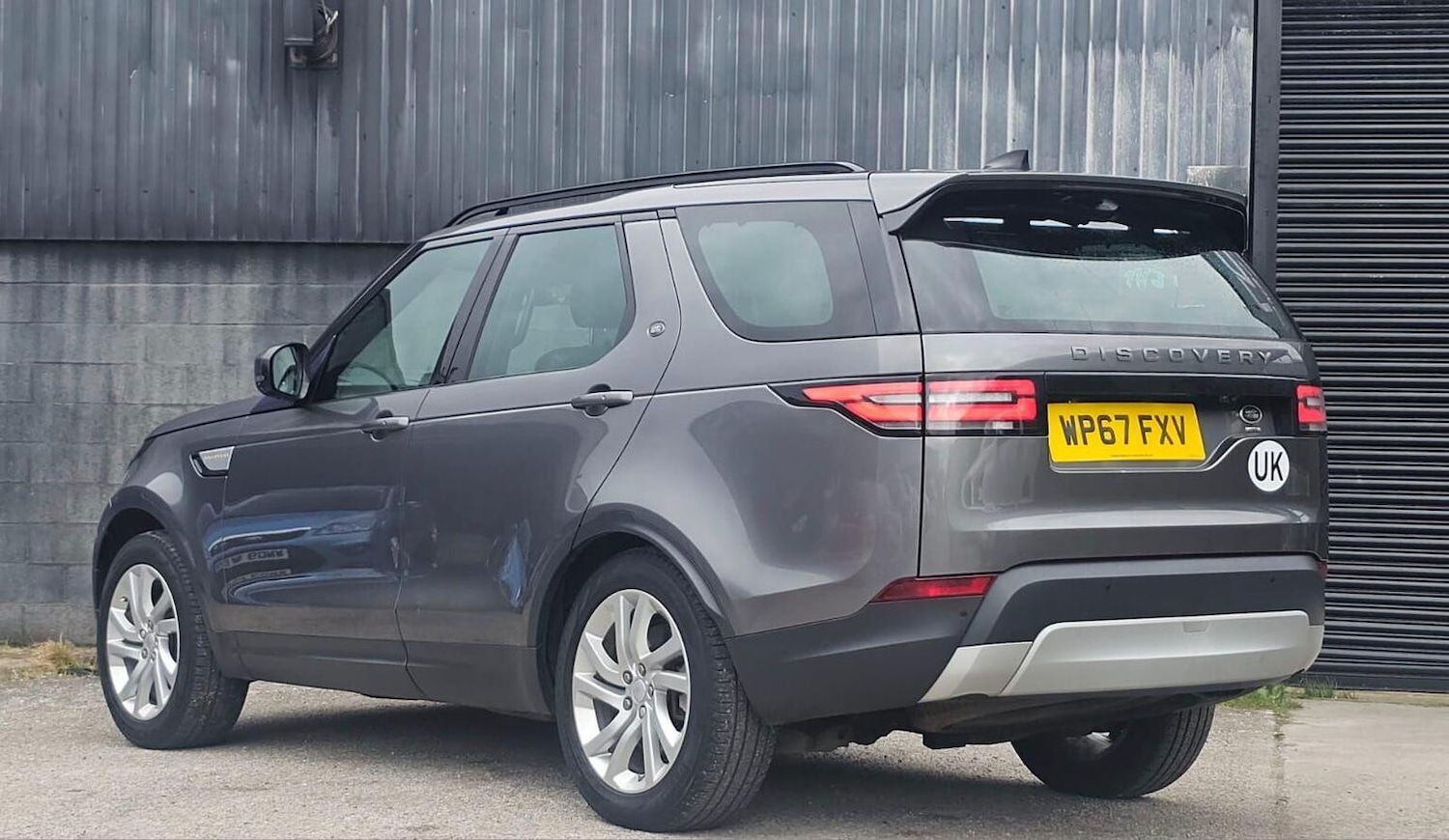 Used Land Rover Discovery 2017 for sale - 77906405: Photo 4