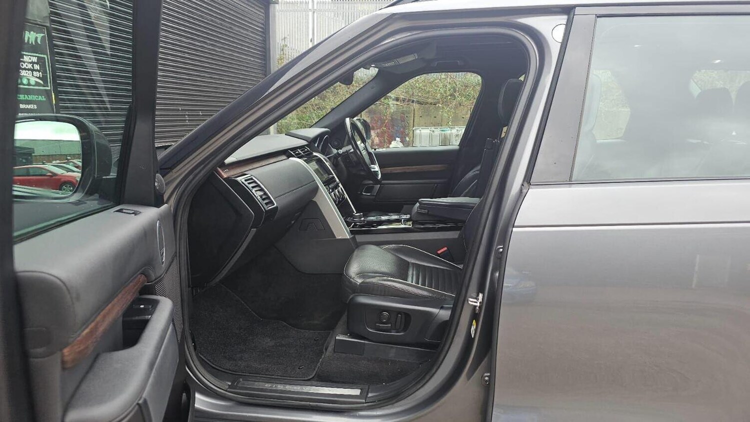 Used Land Rover Discovery 2017 for sale - 77906405: Photo 48