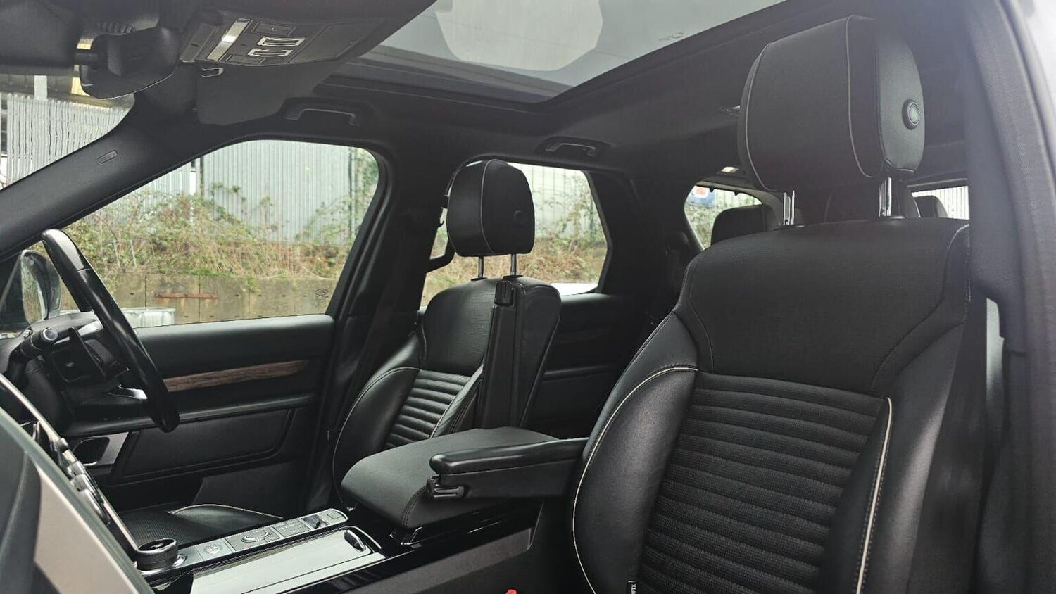 Used Land Rover Discovery 2017 for sale - 77906405: Photo 49