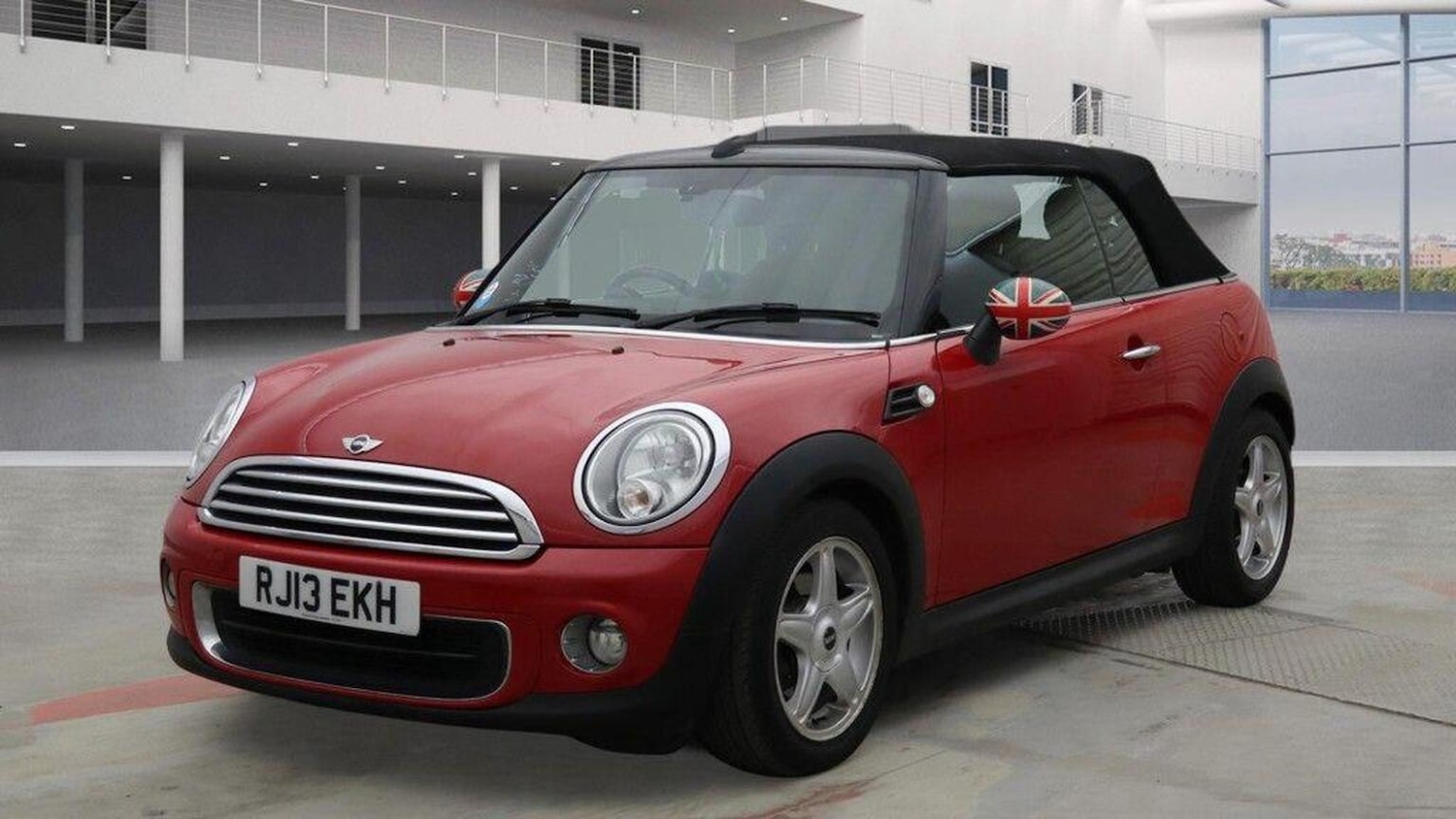 Used MINI Convertible 2013 for sale - 77906387: Photo 2