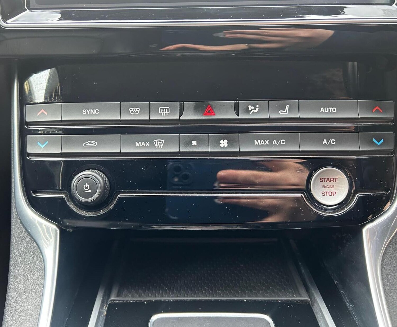 Used Jaguar XE 2017 for sale - 77906426: Photo 11