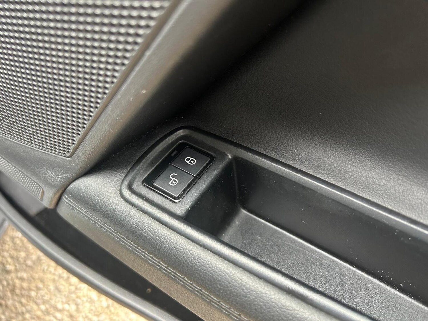 Used Jaguar XE 2017 for sale - 77906426: Photo 24