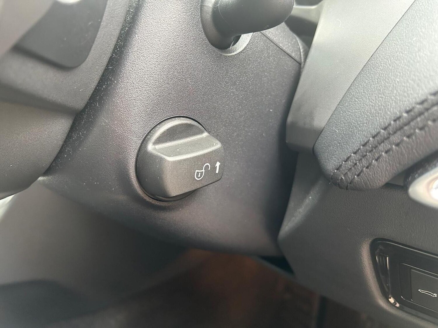 Used Jaguar XE 2017 for sale - 77906426: Photo 27