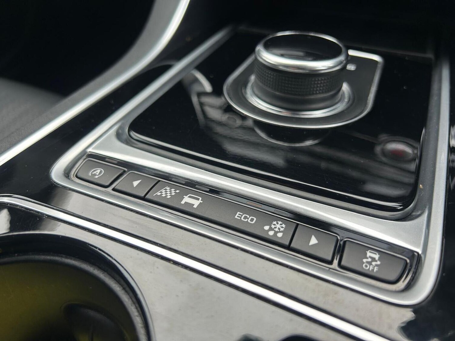 Used Jaguar XE 2017 for sale - 77906426: Photo 30