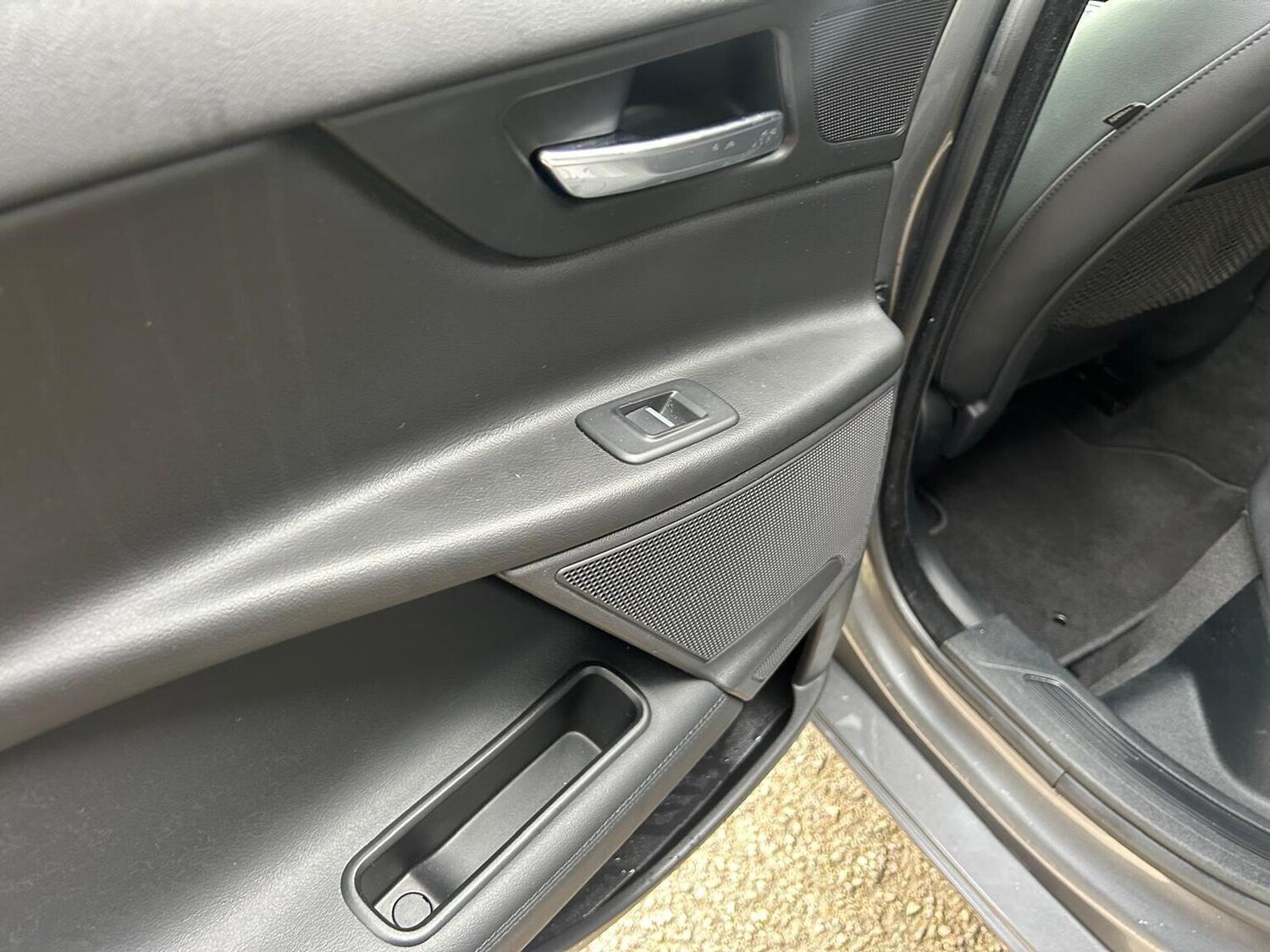 Used Jaguar XE 2017 for sale - 77906426: Photo 33