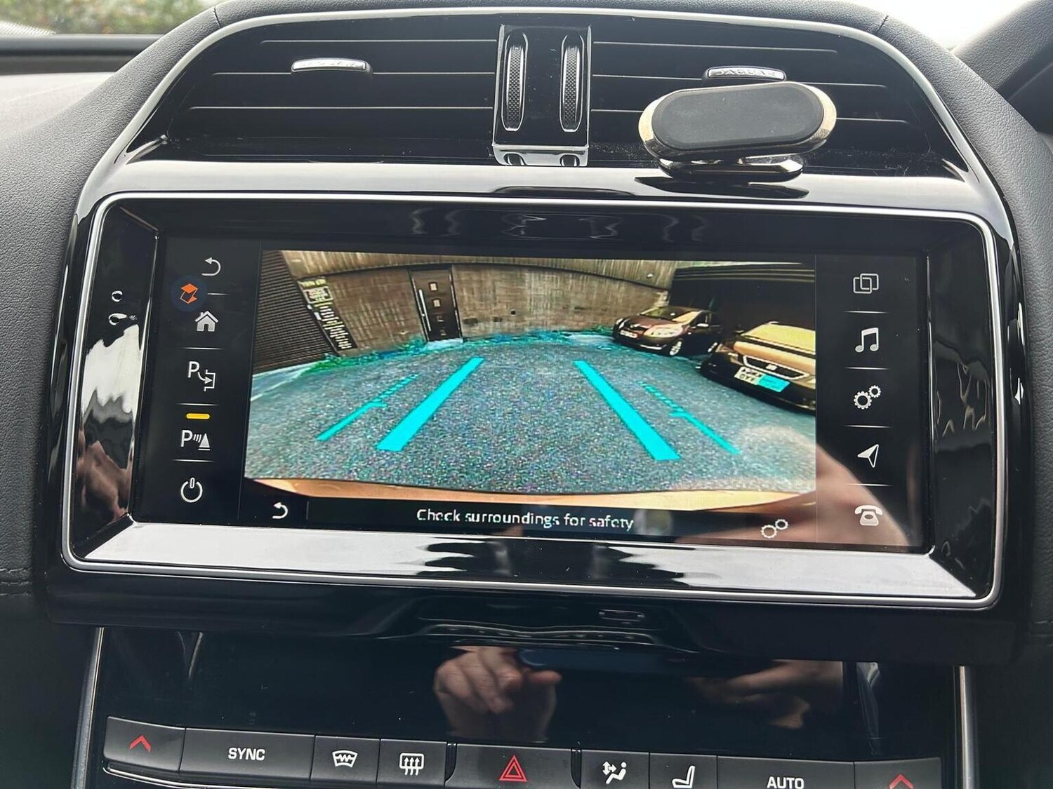 Used Jaguar XE 2017 for sale - 77906426: Photo 39