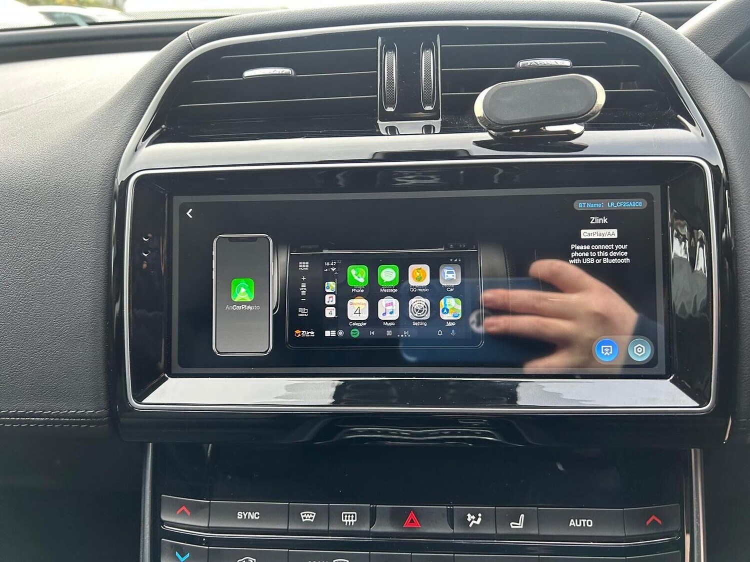 Used Jaguar XE 2017 for sale - 77906426: Photo 40