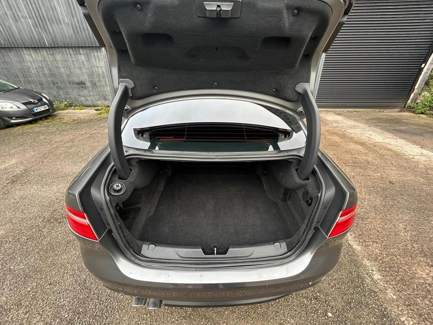 Used Jaguar XE 2017 for sale - 77906426: Photo 43